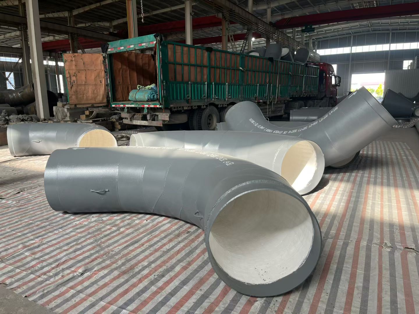 乌鲁木齐市双金属耐磨管双金属充填耐磨管道 - 方案